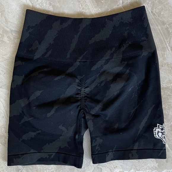 NWT Darc Sport Seamless Short Black Camo (Size S) - Picture 6 of 8